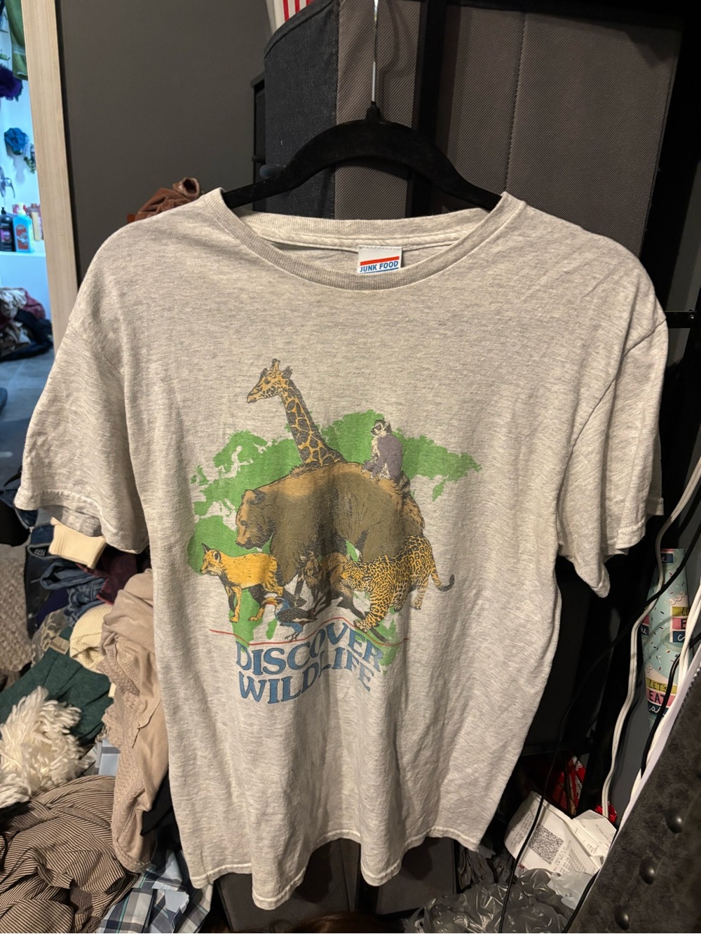 Junk Food Clothing Light Gray 'Discover Wildlife' Graphic Tee